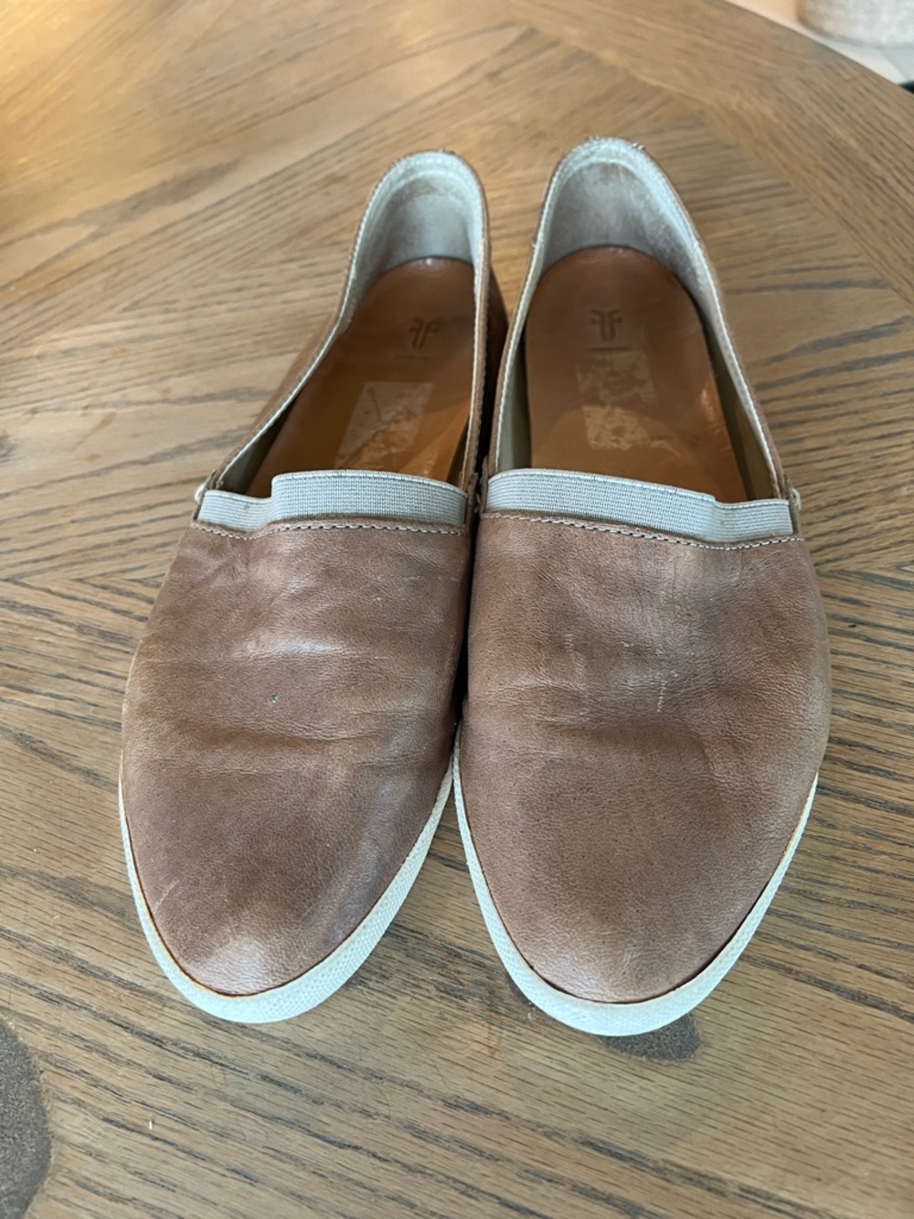 Frye Melanie Slip On Flats Tan 9.5